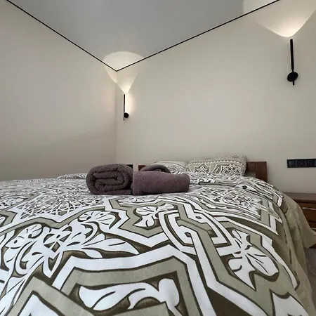 Апартаменти Near Pechersk Metro Station Київ
